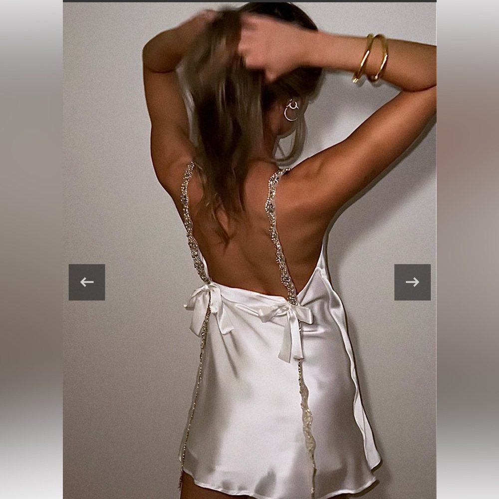 Sisters the Label - SOFIA MINI DRESS - PEARL SILK - Picture 2 of 13